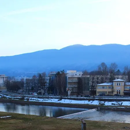 River Apartment Ilidza Διαμέρισμα *